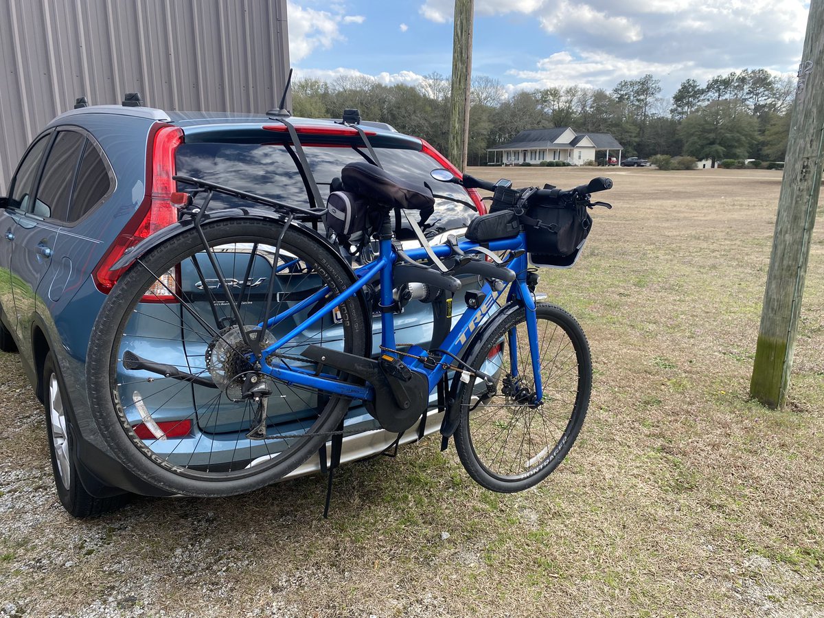 Walkerdog's tweet photo. Bruce sings about driving in to Darlington County. We were riding in Darlington County. A slow roll on a warm, windy afternoon. It wouldn’t be Darlington County without a few churches and abandoned buildings.
@MartyCader @michael__bean @Joeker_RPh https://t.co/DVv7Ax22na