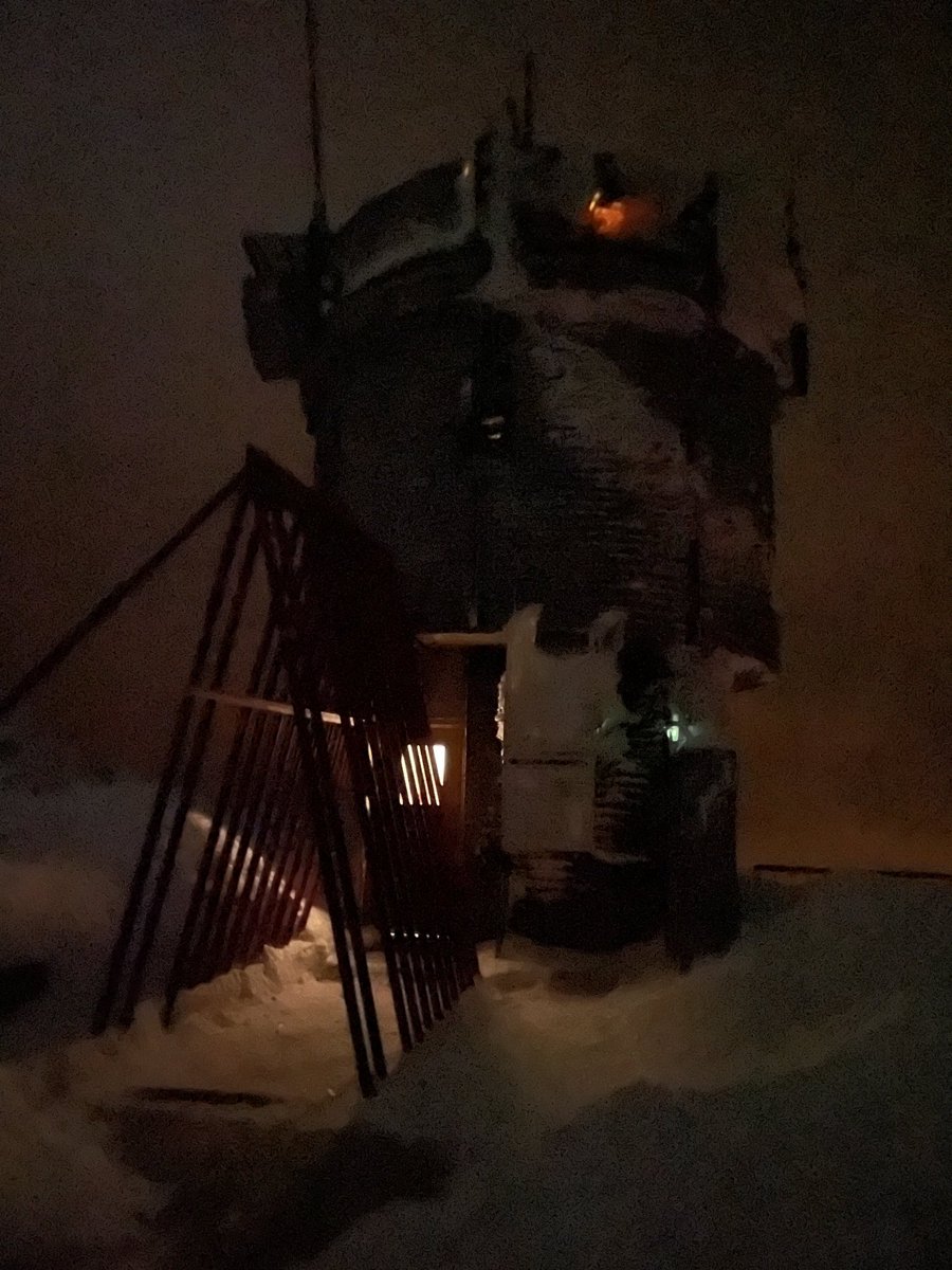 An evening walkabout outside on the observation deck. Honestly felt balmy at 28 degrees tonight. Winds were a mere 35mph. Always feel amazed (and grateful) to be up here! #mountwashington