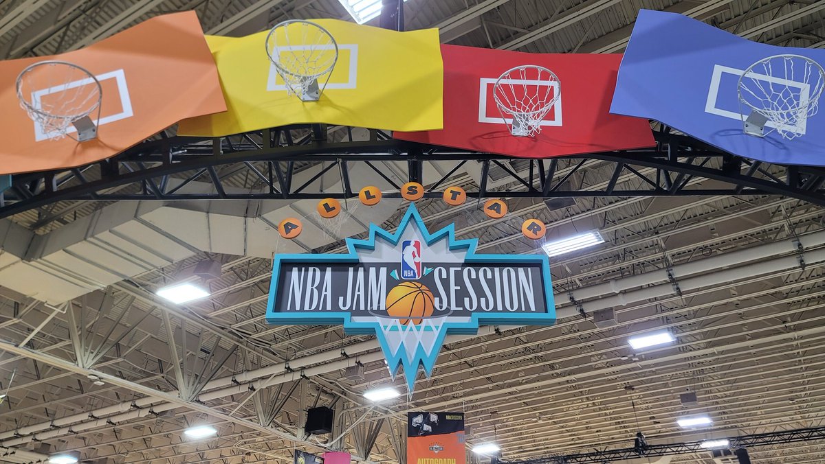 TG_manga's tweet photo. ~What's up Transition Team!? We're coming at you all weekend long from NBA All-Star 2023 here in beautiful, but cold 🥶 Salt Lake City, Utah! So stick with us for more fun and exciting Basketball action to come 🌟🏀🌟 #NBAAllStar #NBA #SaltLakeCity #FearTheDeer #TransitionGame https://t.co/xK19qPNhHu