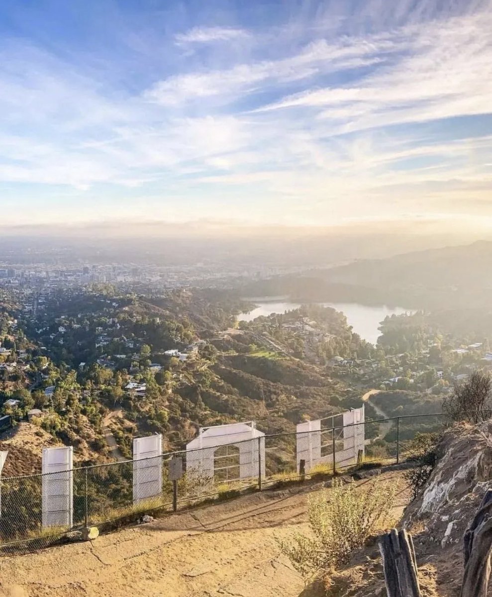 We love it up here 😍 #hollywoodsign #discoverLA 📸: @vixypix