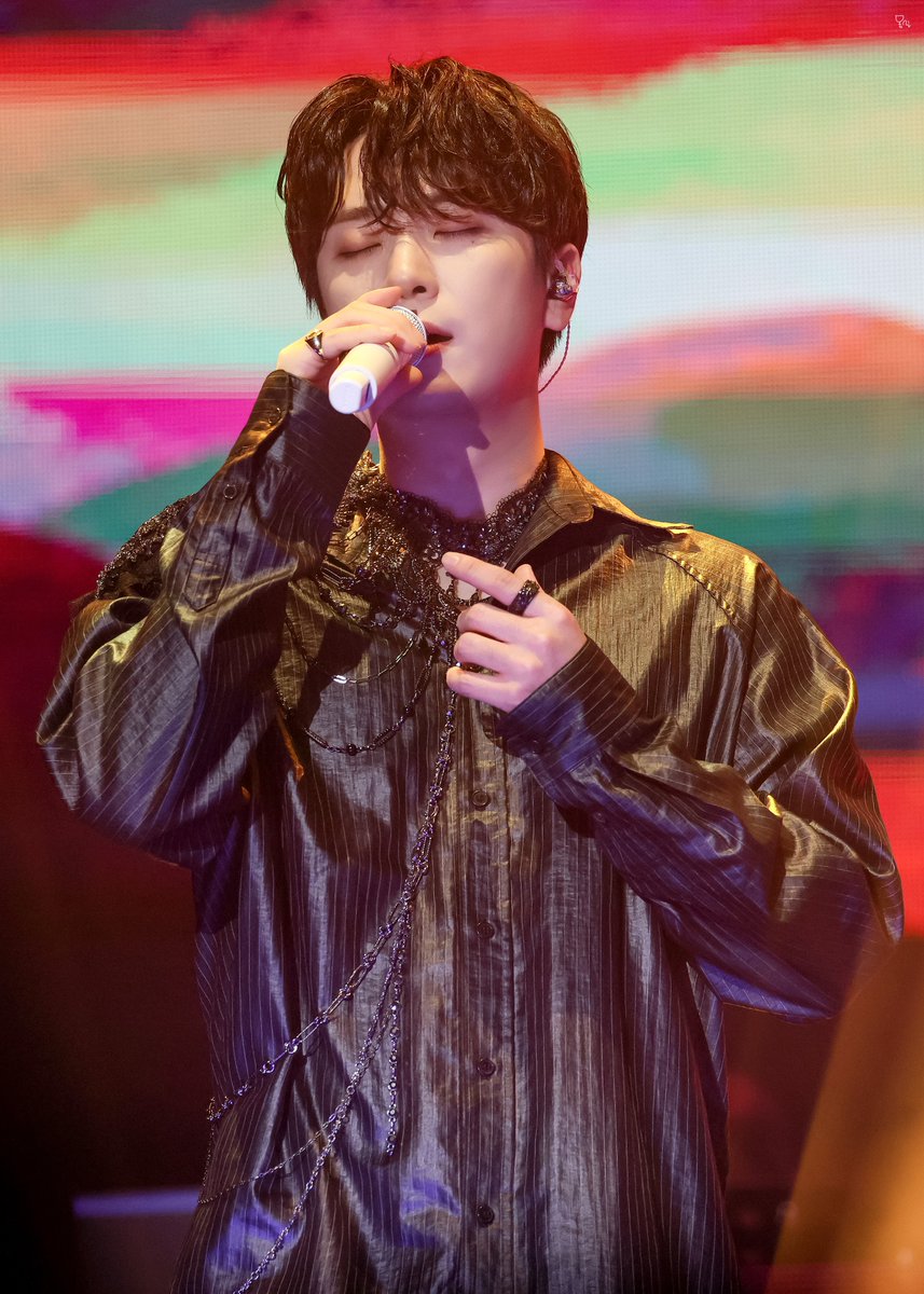 dreaming_ko's tweet photo. 220605 The Beginning : World Tree in Seoul
#고우림 #포레스텔라 #Forestella https://t.co/skvd7qhAsh