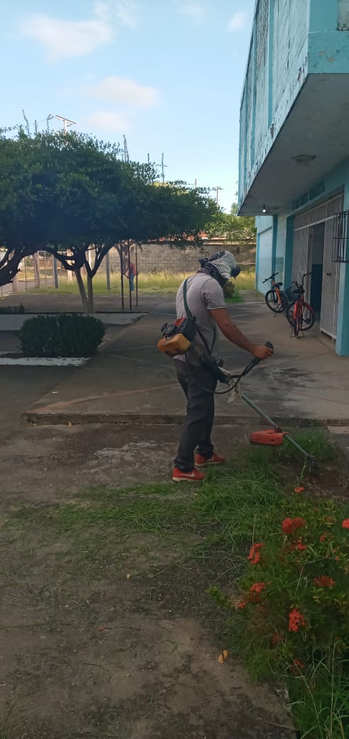 #16F Jornada de limpieza Escuela Rafael Urdaneta Pquia Pueblo Nuevo Mcpio Baralt Alianza estratégica. UNTSOLIDARIO. PEZ Baralt. <a href="/manuelrosalesg/">Manuel Rosales</a> <a href="/NoraBracho/">Nora Bracho</a> <a href="/seceducaciongob/">Secretaría de Educación del Estado Zulia</a>