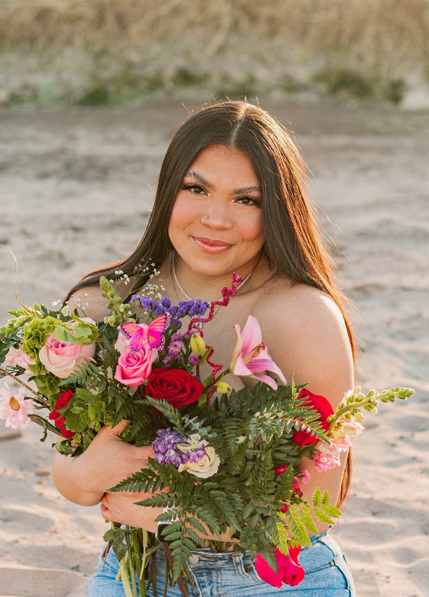 d_salcido17's tweet photo. i can love me better than you can💐 https://t.co/vZF2odnlp6