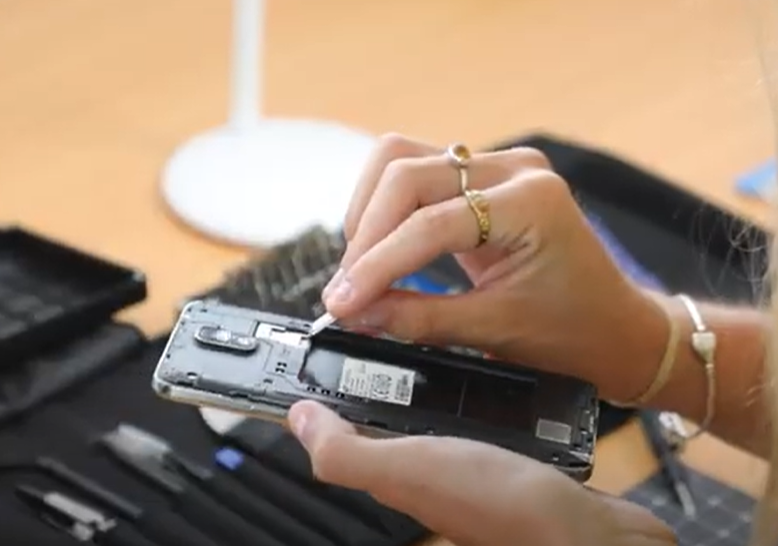 DV Safe Phone tweet media