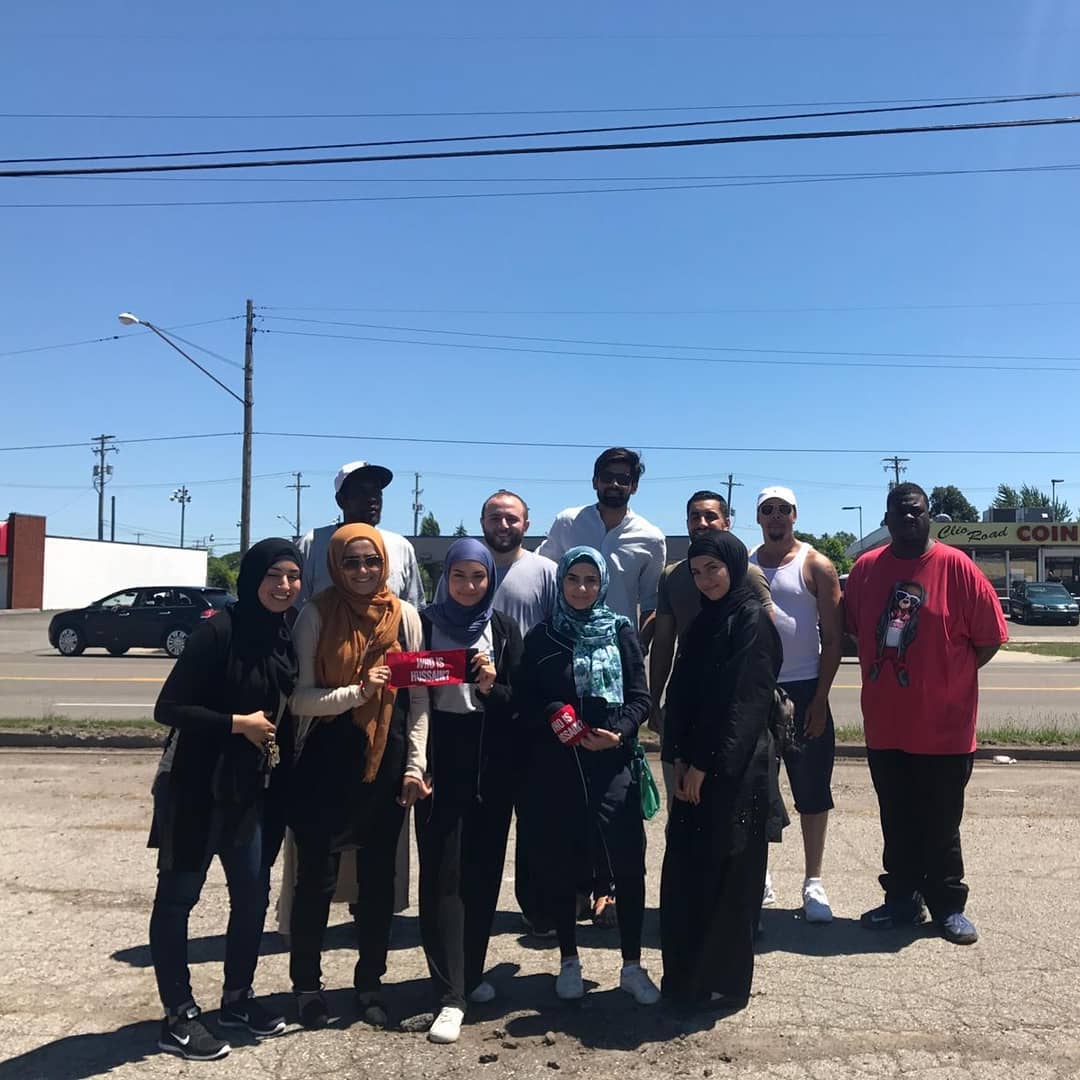Throwback to our return to Flint, Michigan, on July 8th, 2018, to distribute water to the Flint citizens years after the water supply had been contaminated and poisoned. 

#WholsHussain #WhoIsHussainMI #WIHMichigan #TBT #FlintWaterCrisis #Water #waterdistribution #HussainInspires