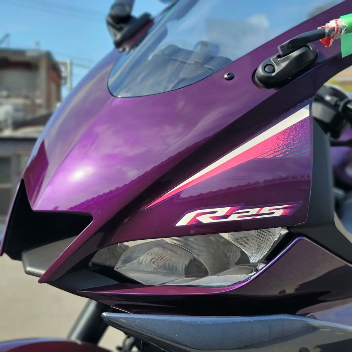 sstoda's tweet photo. 2023年モデル新色
パープルなYZF-R25が入荷しました！ https://t.co/ice8sPnhPO