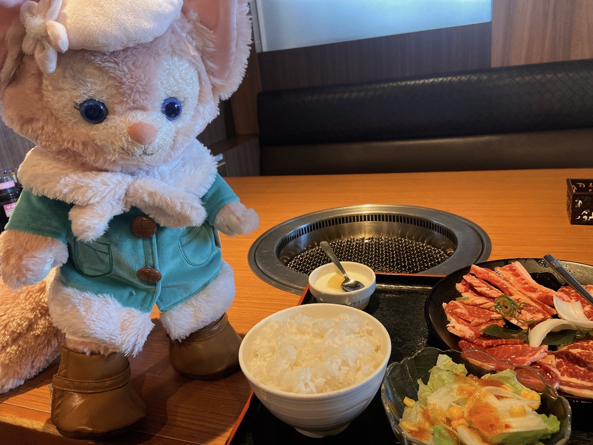 Duffylove0905's tweet photo. リーナベルちゃんと焼肉食べに来た🦊𓌉𓇋 🥩 https://t.co/WGwquRR4fP
