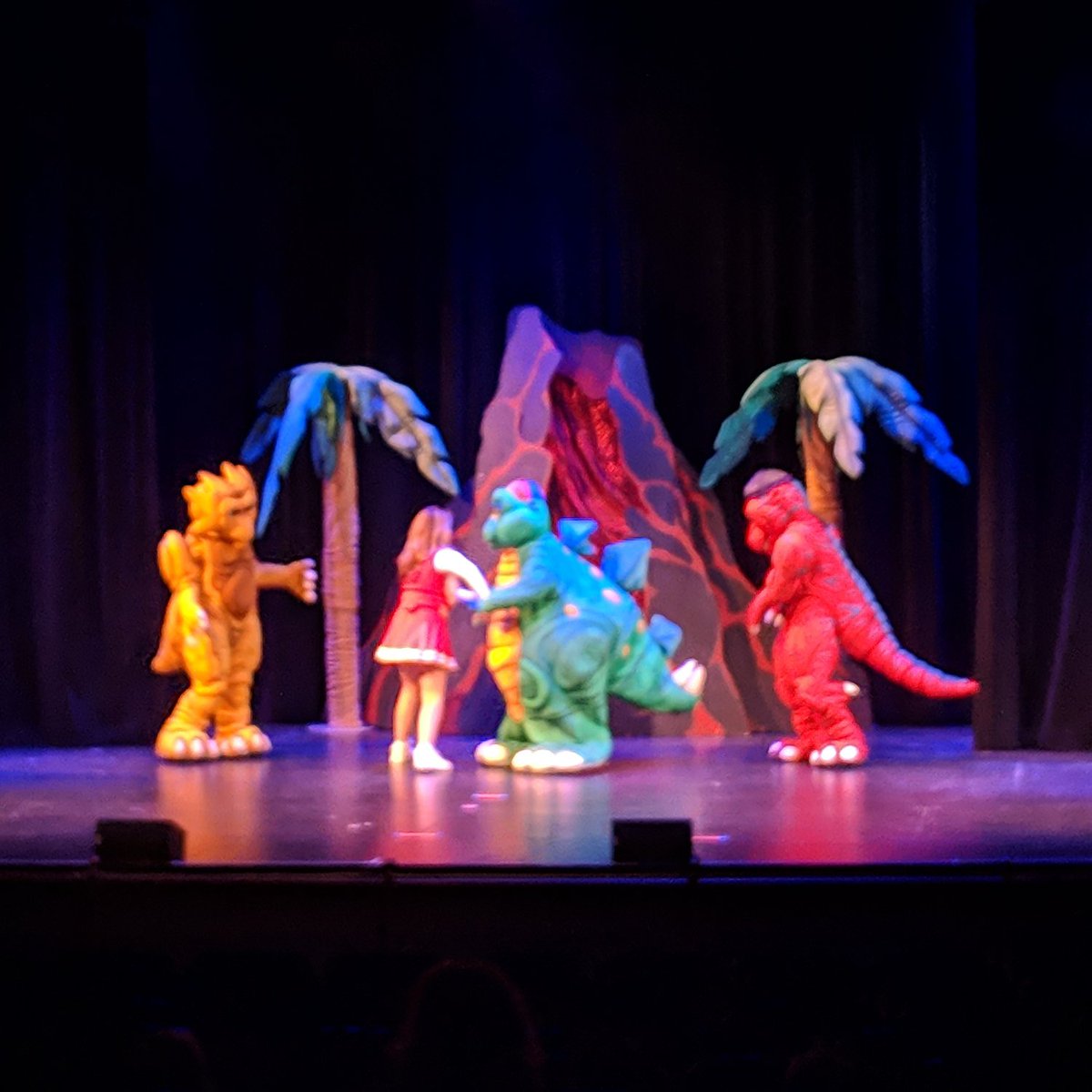 floodjaypros's tweet image. What's more joyful than seeing the excitement and delight on the faces of children when they learn something new? It's a pleasure to be part of educational kids programming and make those special moments happen! #educationalprogramming #kidfun
