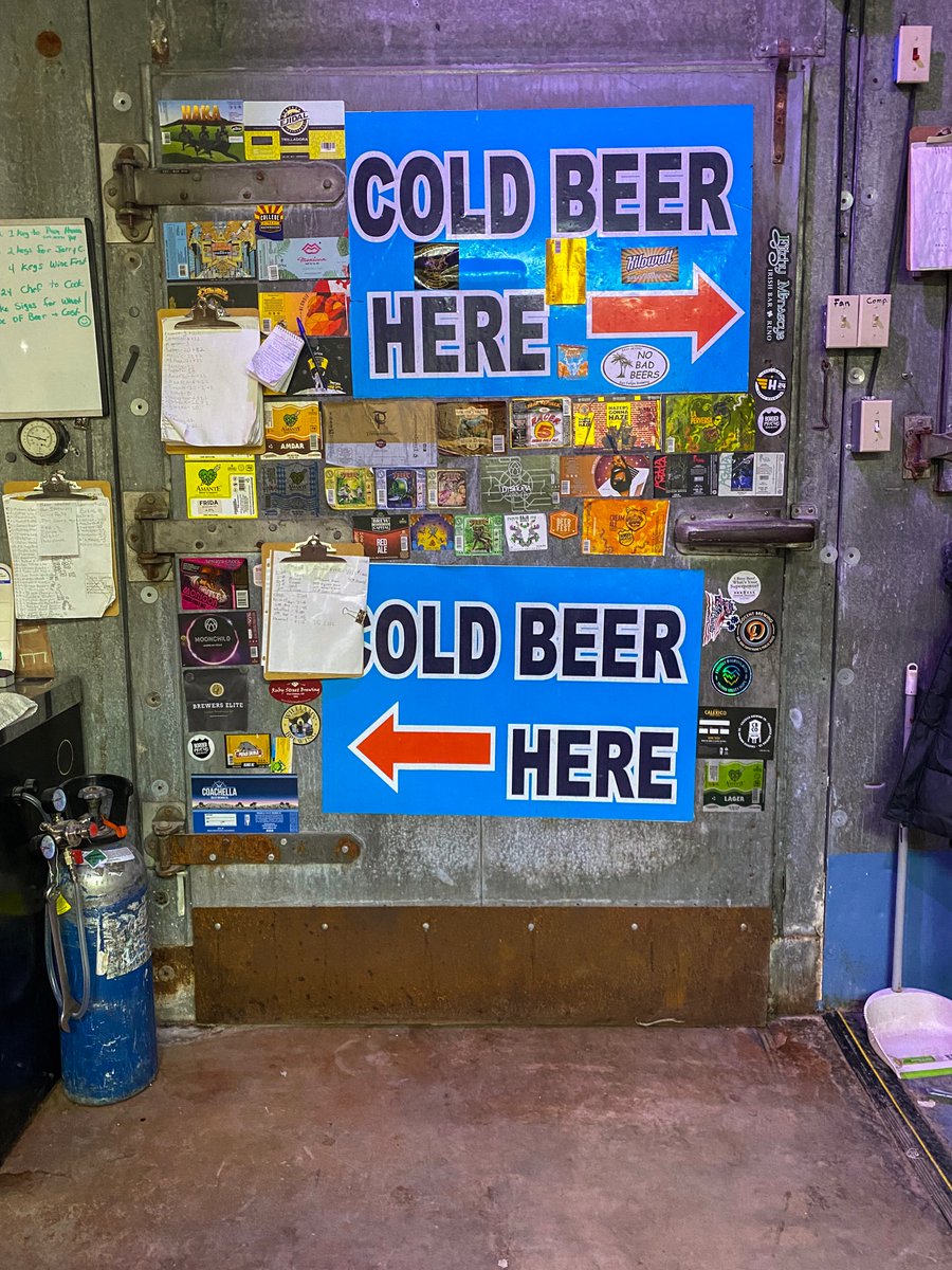 thedividingline's tweet photo. #Cold.

#SanFelipeBrewingCompany 
#SanFelipe #BajaCalifornia #México #TravelPhotography #UrbanPhotography #CraftBeet #ColdBeer #Stickers. https://t.co/wyFyPpwNtC