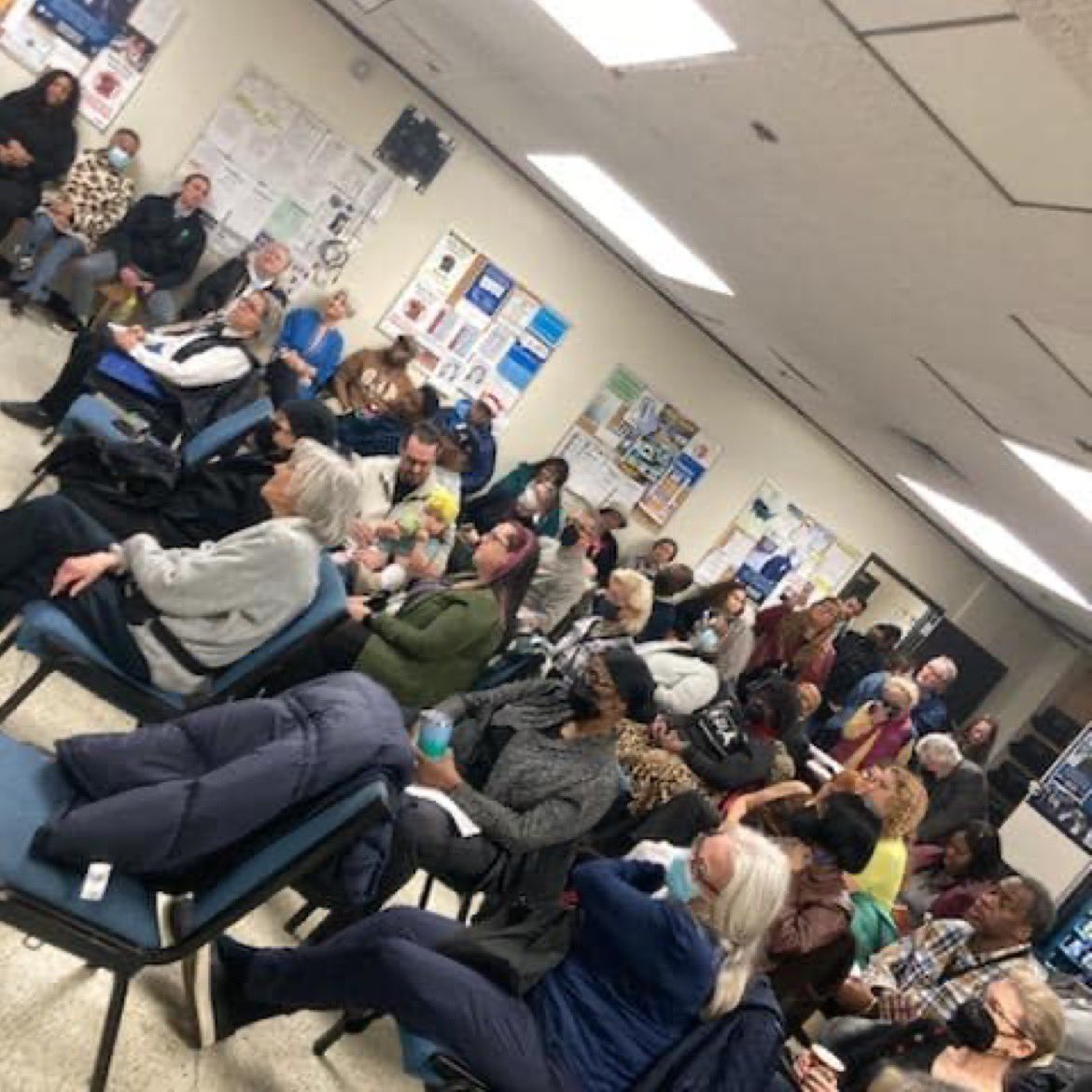 harlemeastblock's tweet photo. 100+ Harlem residents came out last night to precinct 25 to demand more police presence. We urge officials to set aside personal ideologies &amp; listen to what residents want-safer streets for our children. We want to end mass incarceration but we can’t put the cart before the horse https://t.co/5TzXbhJdjh