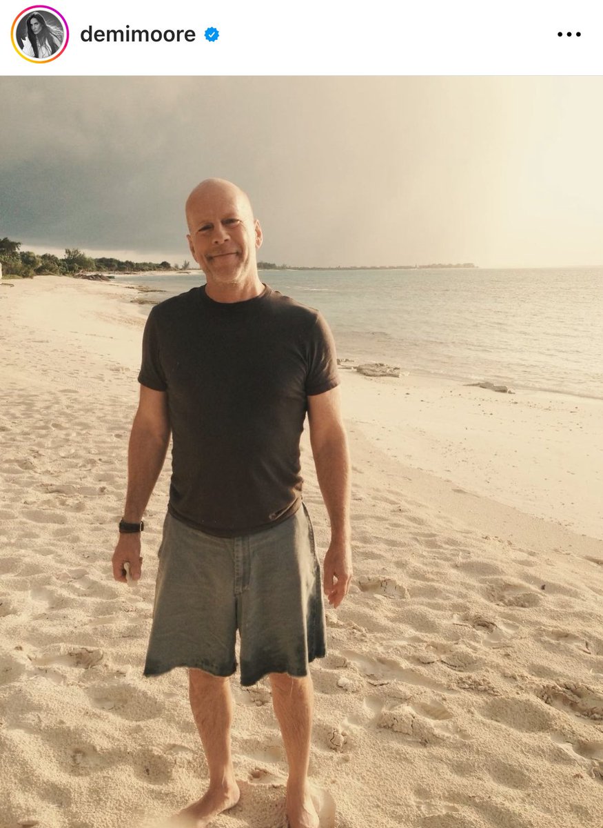 AntBoogieHTX1's tweet photo. Man, I Love #BruceWillis. He is one of my favorite actors.... https://t.co/QBkR99LST1