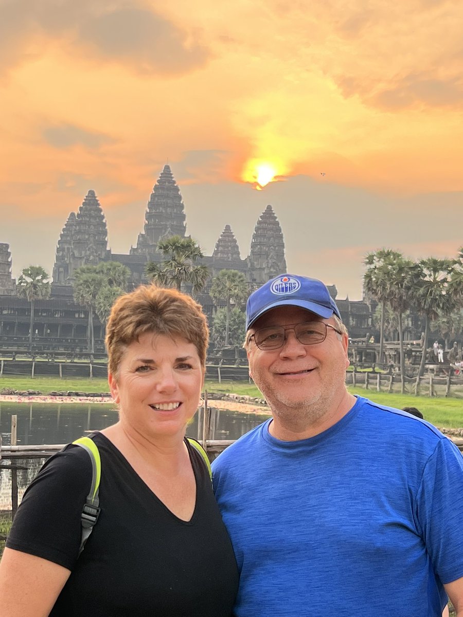 The iconic shot of sunrise over the Angkor Wat temple was stunning!
.
.
#angkorwat #cambodia #siemreap #angkor #angkorwattemple #angkortemples #angkorthom #angkorwatcambodia #southeastasia #siemreapcambodia #temple  #cambodian #visitcambodia #angkorwatsunrise #travelcambodia
