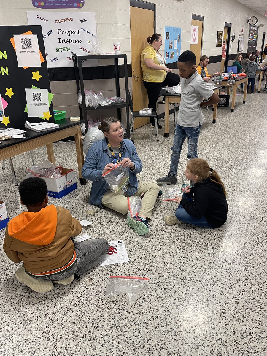 RosenwaldBears's tweet photo. It was an AMAZING night celebrating African American STEM Innovators with the Trenton community!  TRMS…A great school, with great students, serving a GREAT community! https://t.co/GP6FLbAZNi