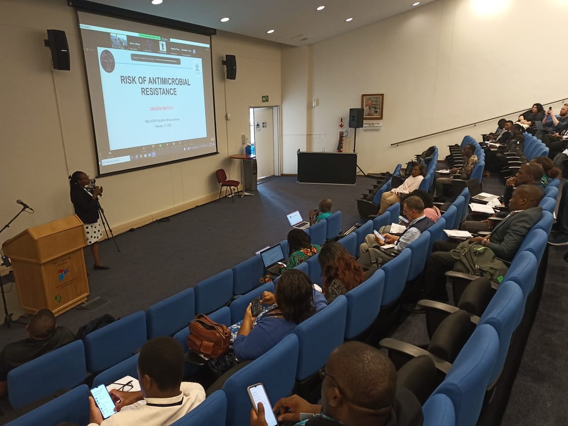 SynBioAfrica's tweet photo. #HAPPENING_NOW: #SBA_GCBRI SOUTHERN AFRICA WORKSHOP 
#DAY3 
"Risk of Antimicrobial Resistance" by @SandraMtinyi Chair Executive Committee, @SynBioAfrica .

#AMR #biosecurity https://t.co/bMVbeNilLu