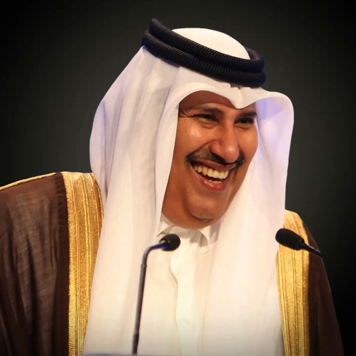 ⤵️ L'offre officielle d'INEOS pour racheter MU sera envoyée aujourd'hui. Elle devrait tourner autour des 4 milliards + des incentives.

▫️L'offre en provenance du Qatar va également arriver. Hamad ben Jassim ben Jaber Al Thani 🇶🇦, l'oncle de l'Émir, fait partie du projet.
