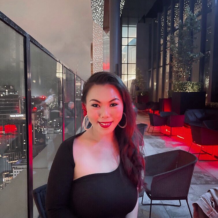 🕊️🔥✨Head above the clouds with #Obsessed Faux Lashes! 💖🔥 Stunnin’ mama, and even hotter lashes! ☁️✨SHOP our Lash Collection, Link in BIO! 🛒✨ #OddsOfEvenCosmetics #SG