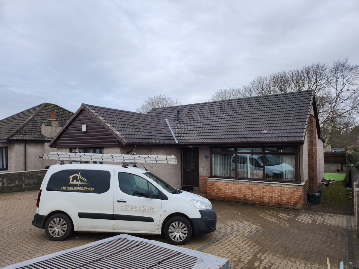 sdenchfield's tweet image. Full House stripped and re-tiled in Broughty Ferry, get in touch about any roof work required, 07365292096.
Back in action after a tough time 💪