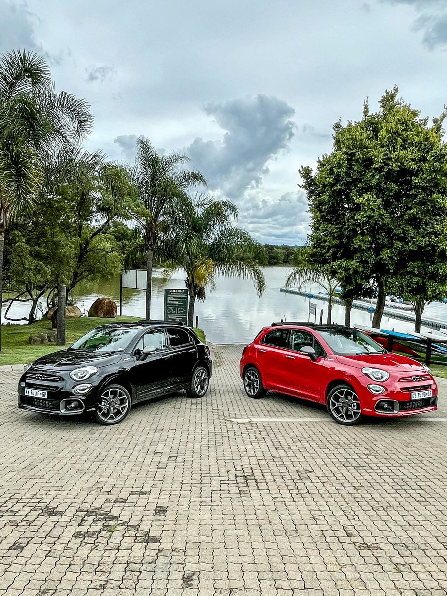 IamKumbi's tweet photo. The Fiat 500X is available in 3 grades, namely the Cross, Sport & Sport EST(Extended Soft Top). With 1 engine across all grades. The 500X uses a 1.4L engine mated to a 6-speed automatic gearbox, with outputs measured at 103kW/230Nm. #Fiat500X #FiatSA #funescape https://t.co/q4asx1cdMY