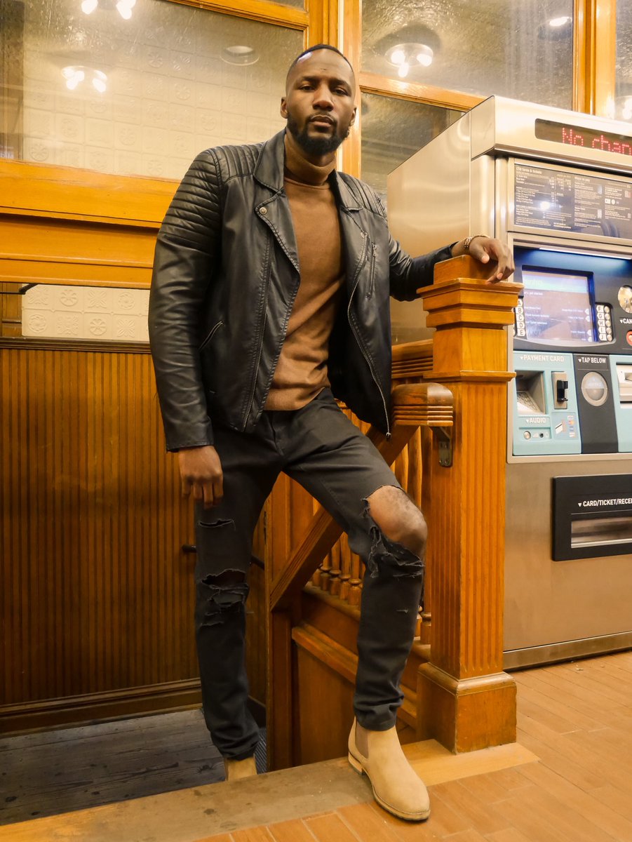 culturedmandy's tweet photo. The Batman 🦇 Shot with @LumixUSA #GH5Panasonic #Chicagodowntown
🚊#womenphotographers #portraitphotography #aimpflick #batman #chicagophotographers https://t.co/M2FHL2JQWU