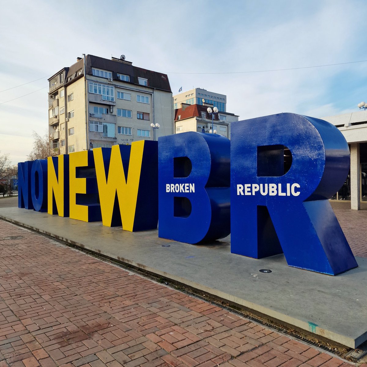Kryemadhi's tweet photo. Good morning! 💛💙
#Kosovo #Ukraine #NEWBORN15 https://t.co/KS3x20R4Q4
