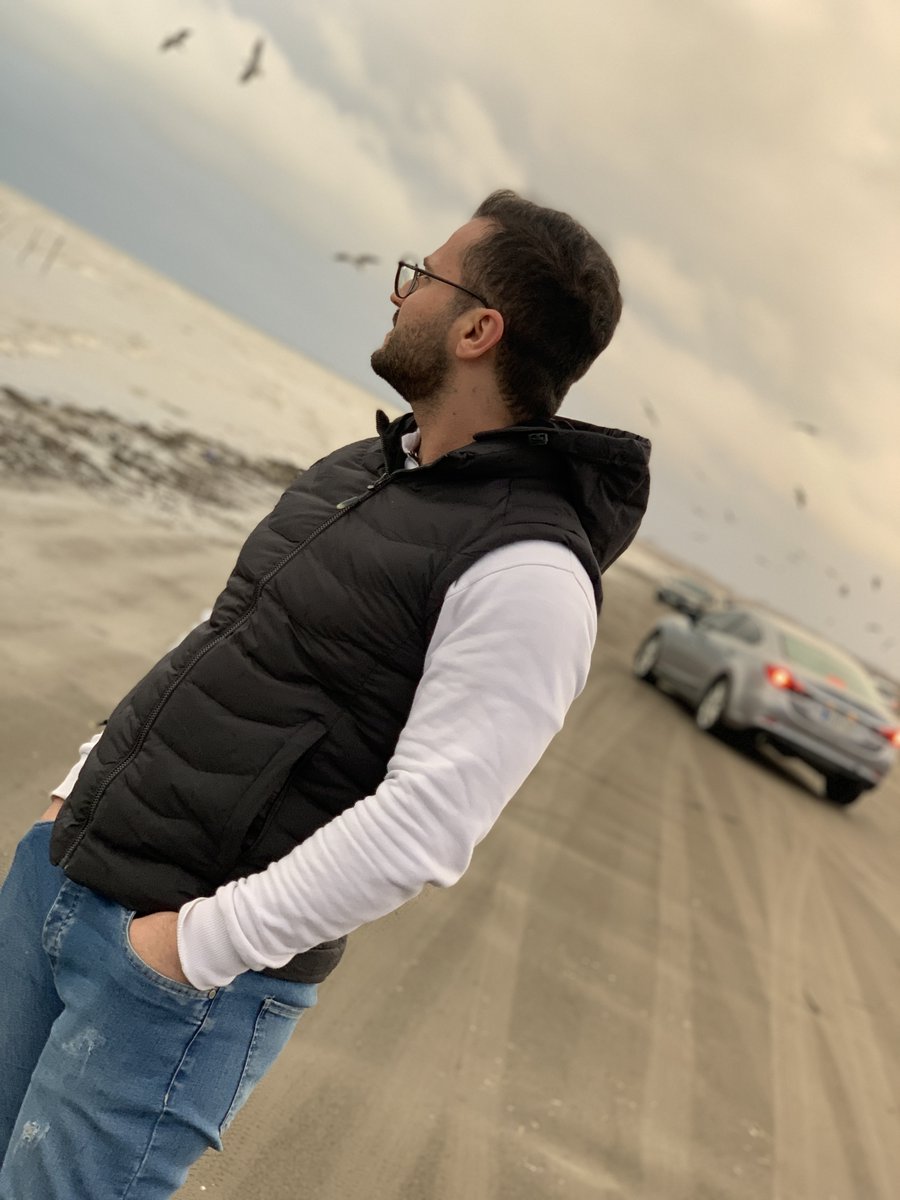 behnamgm's tweet photo. نبودیم مثل همه نه روی قصد بد
میگشتیم دنبال یه حرف حق در به در
نه نیستم اهل این پیاز داغا تو داستانا
نه ندیدی تو مثل ما https://t.co/TmhQBurLre