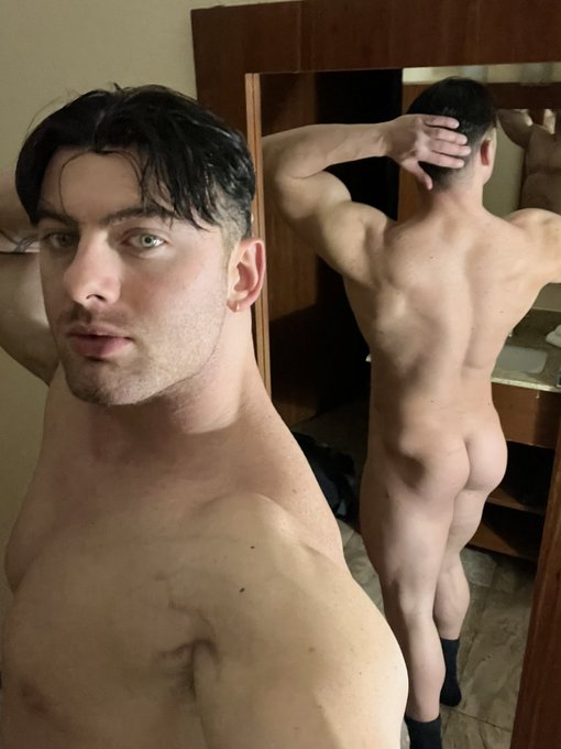 Watch Angelo Rosa's leaked NSFW photo on TwXstars