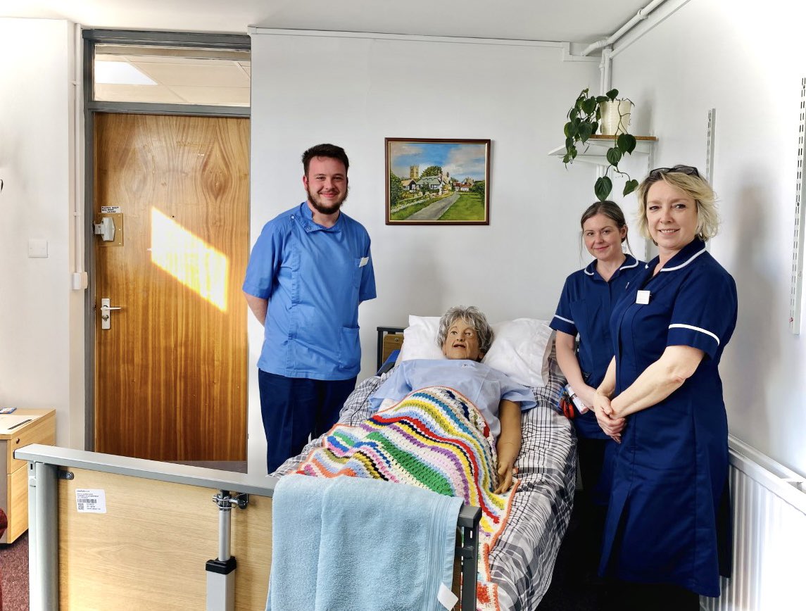 MY_ACSEducation's tweet image. Our #Community #PracticeEducators doing a walk through of new scenarios with Community Nurse James Appleyard from Network 4. #Simulation is used for #teaching theoretical and clinical skills, while focusing on the promotion of the critical thinking to our clinical workforce.