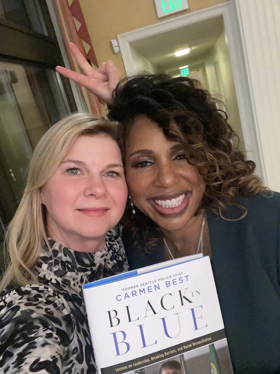 neilcpa's tweet photo. Andrea Suarez @weheartseattle and Chief Best @carmenbest two of my favorite public servants
#weheartseattle
#CarminBest
@kevinvdahlgren https://t.co/IFpKYLmil3