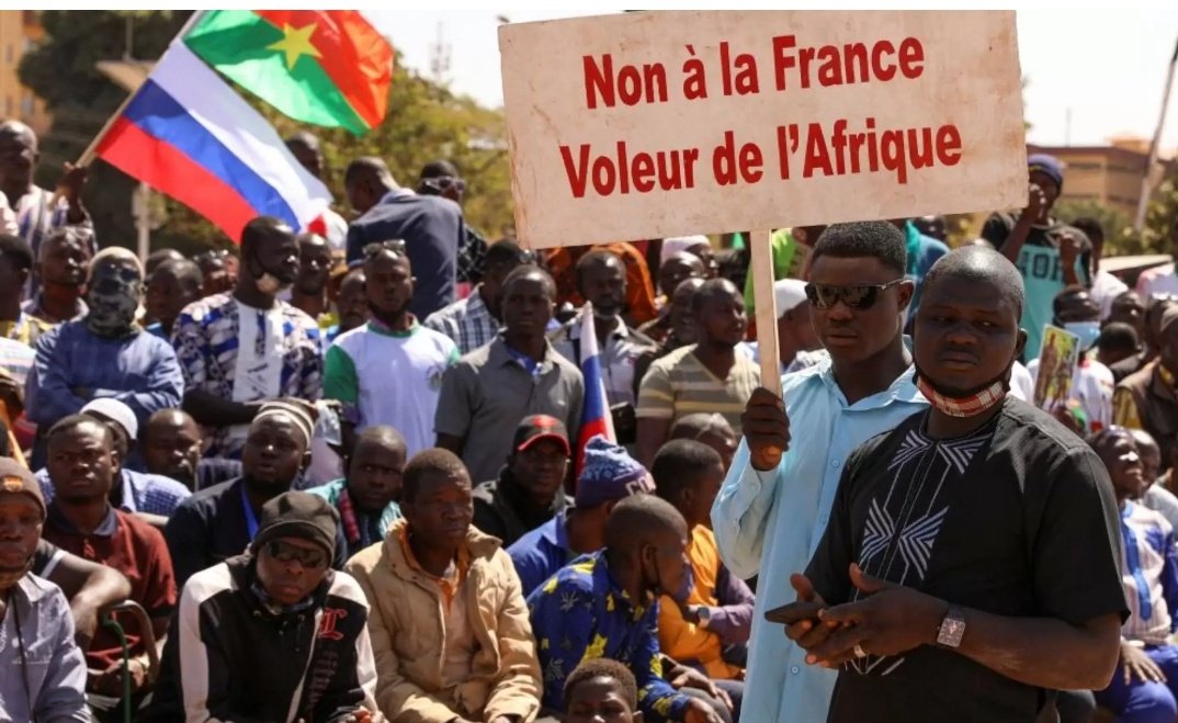 contessaAicha_'s tweet photo. @HerviauxOlivier @AppelsActu @fatimatawanef24 @Claudy_Siar @aliounetine16 @BorisThiolay Il faut surtout penser à comment la France va restaurer son image puante en Afrique. https://t.co/lA8sjLQEED