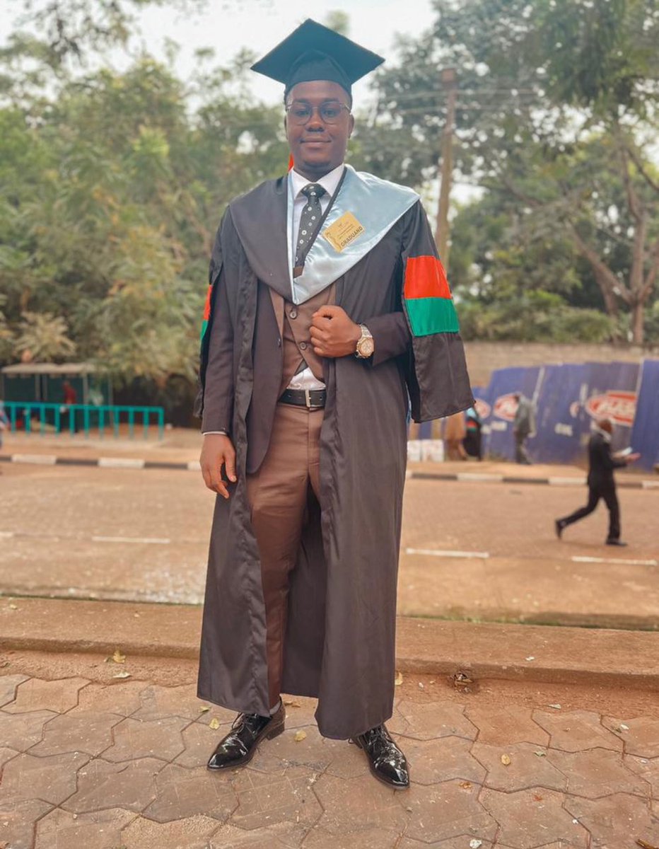 Galacticos_15's tweet photo. 👨🏾‍🎓Congratulations to our Galacticos @marvin_tugume @edgarndagiwenay and Coach @aine_amr on your achievements and here's to your next adventure! 🎉🎉

#ByAllMeans https://t.co/WGF1MlRHne