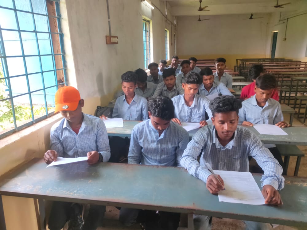 NMalkangiri's tweet photo. Organisation of IVEP by NYV Sankar Majhi at Degree College, Mathili.
#IVEP
@Nyksindia @YASMinistry @PIB_India @ianuragthakur @NisithPramanik @NyksRd @NMalkangiri https://t.co/3tLmRMA3TT
