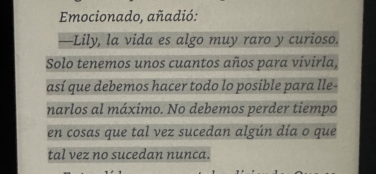 Volver a empezar en inglés (It starts with us) 
Este libro es la continuación de Romper el círculo, la autora dejó claro al finalizar Volver a empezar que no pretendía una segunda parte, ya que el primer libro debía culminar como lo hizo, rompiendo el vínculo existente entre