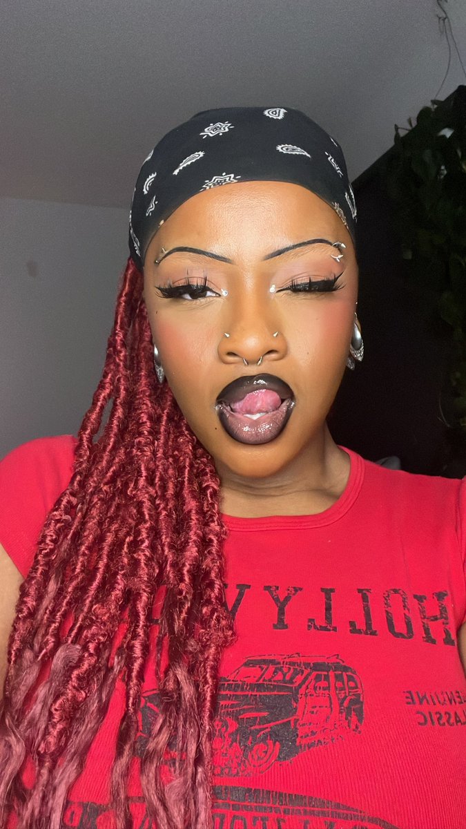 JACINDA 🦨 on Twitter "im so fine it's disgusting"