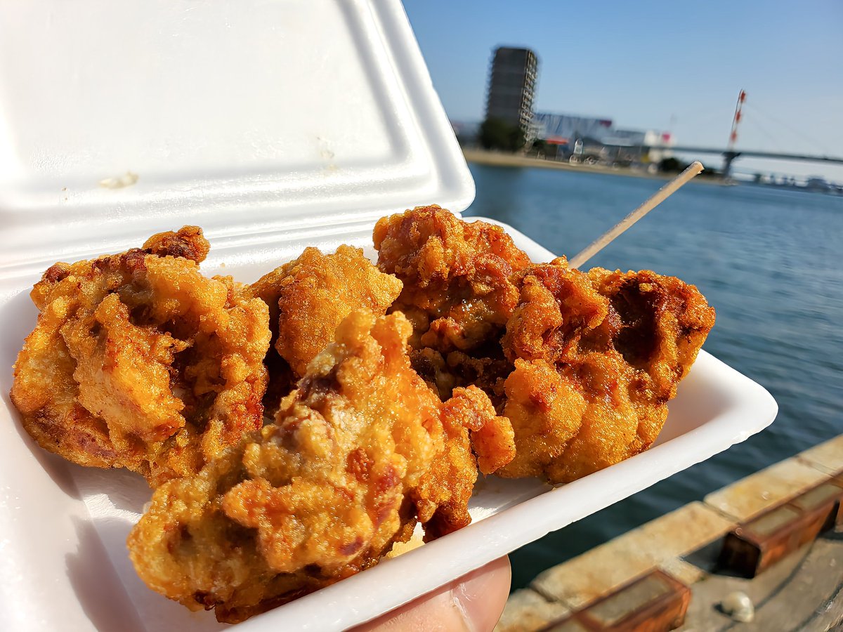 TERUBOUZU08's tweet photo. 初のST. kitchenさん
唐揚げ(´,,•﹃ •,,`)
柚子胡椒味😋
あっ!これは美味い!!!
おかわり欲しいぐらい最高🙌
#STkitchen https://t.co/MB1RVVOUKF