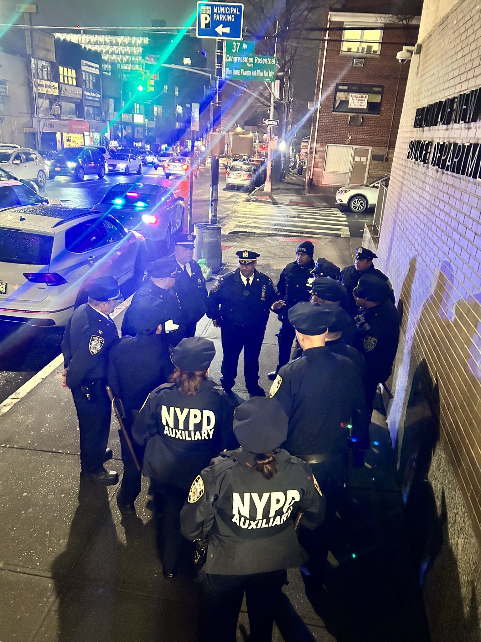 NYPD Auxiliary on Twitter "Incredible teamwork by our NYPDQueensNorth
