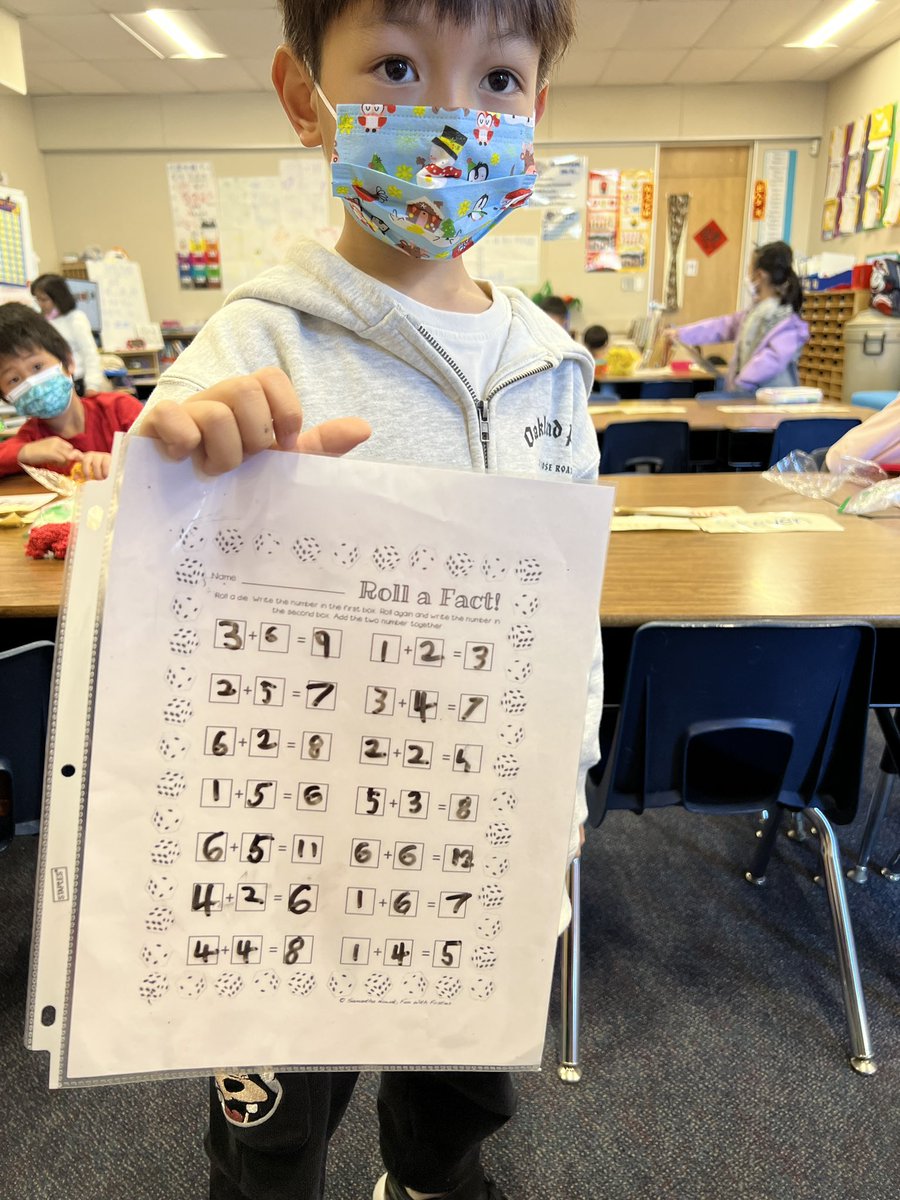 MsMayFu221's tweet photo. Math reinforcement, mandarin character review with molding foam, content review with fun posters, and magnetic tiles while I work on reading/writing with a small group. I love center time!@RowlandSchools #dualimmersion #weareRUSD #Mandarindual https://t.co/zEpvWMB7JX