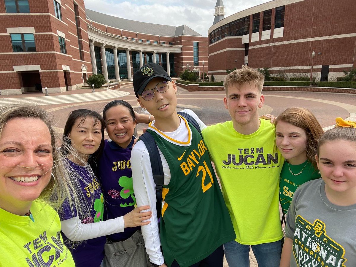 JuCanFoundation's tweet photo. We lost our #JuCan friend Hengyi (18) today after a long battle with Sarcoma. He came from China to be treated at MD Anderson Children’s Cancer Hospital. He was kindhearted and brought so much love and light to this world. Our prayers/love to his mother and family. 🙏🏻❤️ #JuCan https://t.co/sfGbzgJBaA