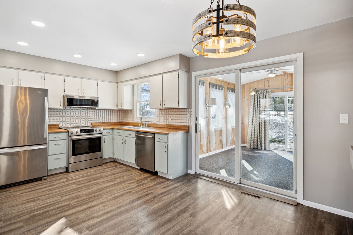jakehuglen's tweet photo. Just Listed!
$279,900
   
📍4104 2nd Pl NW   
#RochesterMN 55901   

More info/photos: 
👉 https://t.co/KmE6IwlvcV
   
Call/text Jake 507.250.3792    
or Jessica 507.202.7259    
to set up a private showing! https://t.co/ePWcTc3Rue