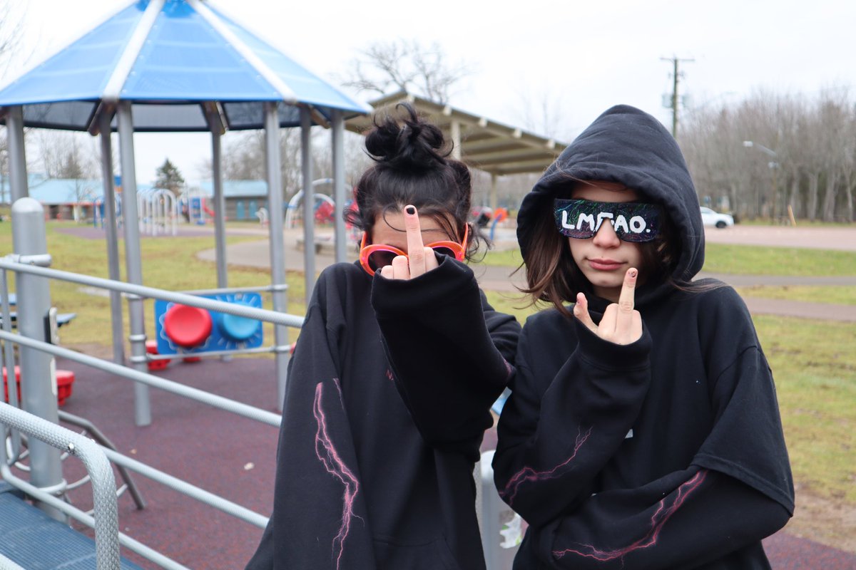 Nat🪩|| twitch.tv/natisntfunny tweet media