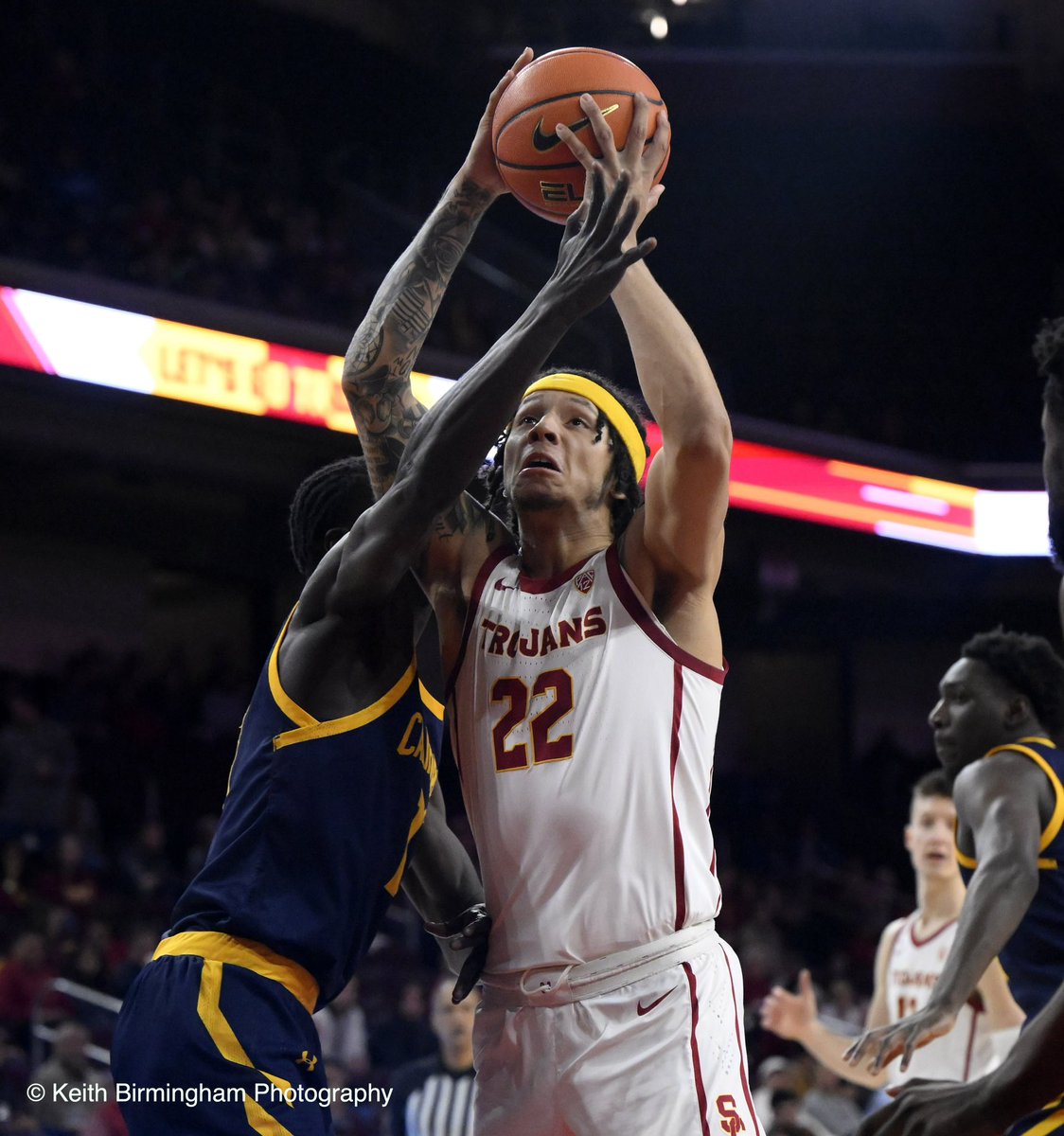 photowkb's tweet image. USC Trojans takes on California Golden Bears during a Men’s NCAA basketball game at the Galen Center in Los Angeles. @pac12 #pac12 @USC_Hoops @USC_Athletics #USC #calbears #basketball @InsideSoCalSpts @AdamGrosbard