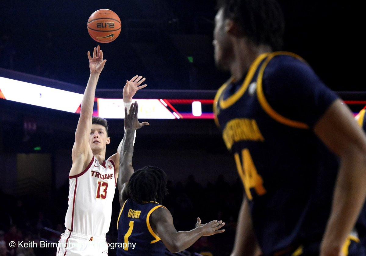 photowkb's tweet image. USC Trojans takes on California Golden Bears during a Men’s NCAA basketball game at the Galen Center in Los Angeles. @pac12 #pac12 @USC_Hoops @USC_Athletics #USC #calbears #basketball @InsideSoCalSpts @AdamGrosbard