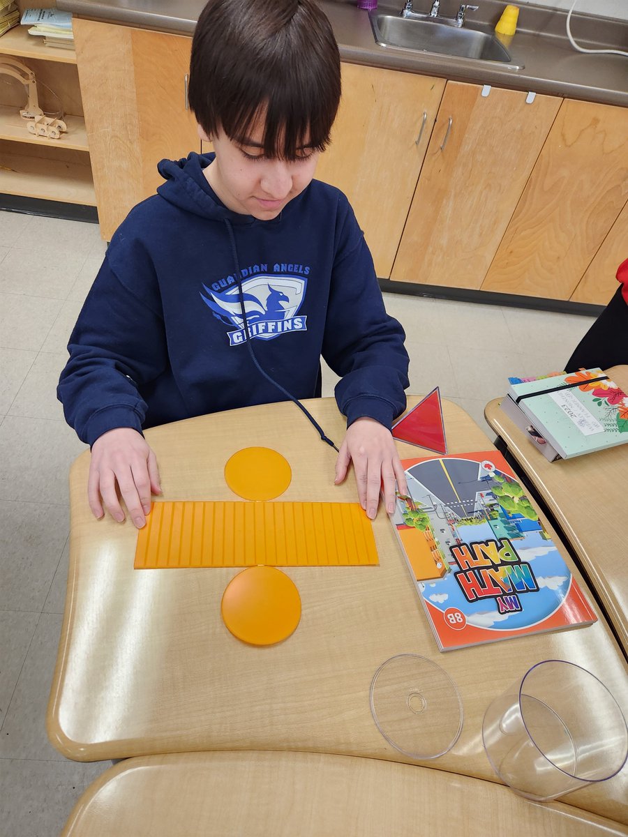 GuardiangelsWB's tweet photo. Mr. Scola's Grade 8 Ss use manipulatives to help calculate surface area and volume of 3D shapes. #learningbydoing #mindsonmath @YCDSB @DomenicScuglia @WigstonJennifer https://t.co/adju9t1xwl