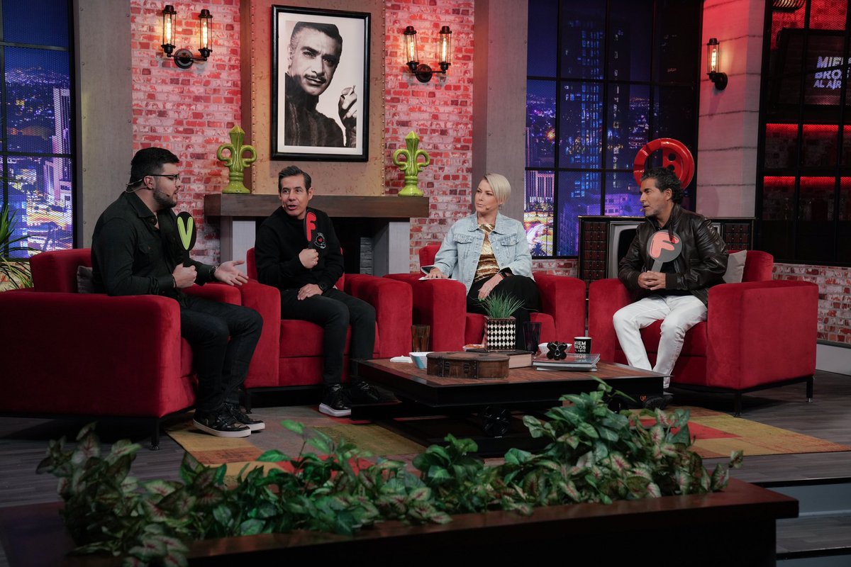 Hablemos de la ciencia de la felicidad con <a href="/valentinamenteF/">Valentinamente Feliz</a> con los <a href="/miembrosalaire/">Miembros al Aire</a> por <a href="/UnicableOficial/">Unicable</a>