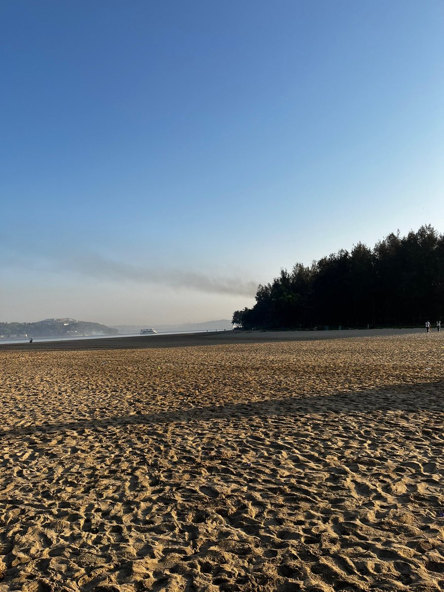 Nikletitbee's tweet photo. Some beautiful captures during a #barefeet #sandrun #Goa #sun #sea #oxygen https://t.co/nVp4CsE8jp