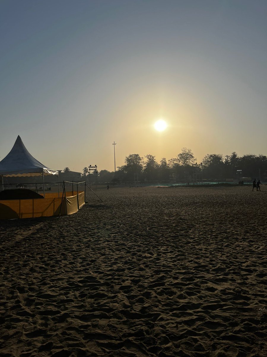 Nikletitbee's tweet photo. Some beautiful captures during a #barefeet #sandrun #Goa #sun #sea #oxygen https://t.co/nVp4CsE8jp