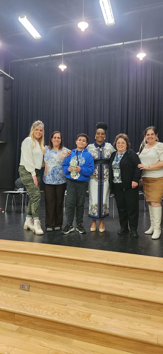 MarshallES_SISD's tweet image. Congratulations to our Bilingual Spelling Bee 🐝 winner Jose Luis! 👏👏👏

#watchusgrow
@SpringISD