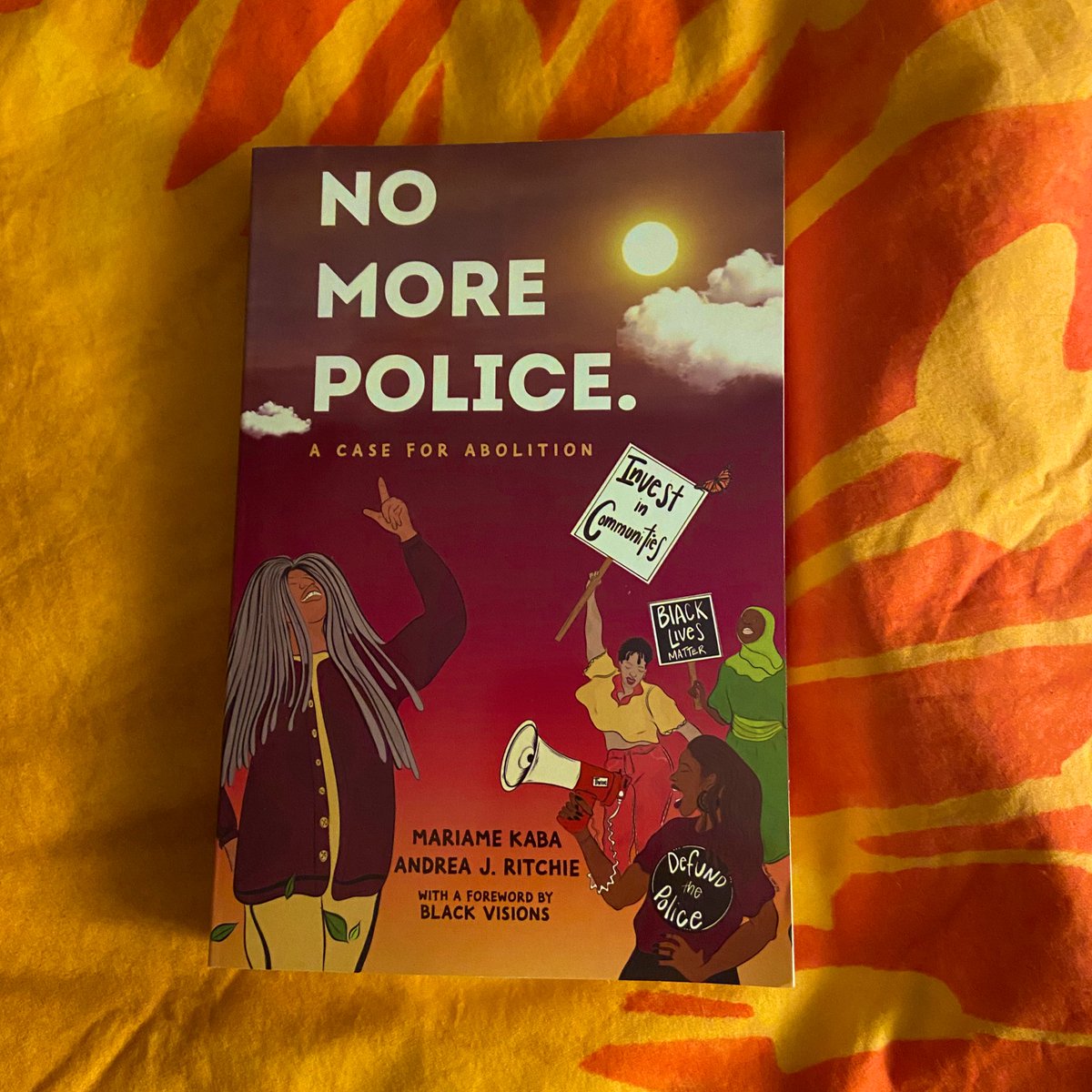 Excited to dig in to my new read!
#NoMorePolice #InvestInCommunities