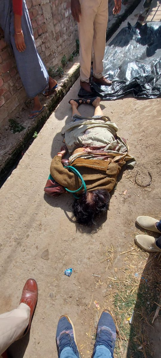 uspathak's tweet image. @sprohtas @officecmbihar @DmRohtas @CHANDAN60676683 @bihar_police चेनारी (रोहतास) के तेतरी गांव में 12 फ़रवरी 23 को मेरी मां लक्ष्मी तिवारी कुंवर की उनके सुसराल वालो ने चाकू से गोद कर हत्या कर दिया है। अपराधी बाहर है,पुलिस उनको अभी तक पकड़ नही पा रही है ।