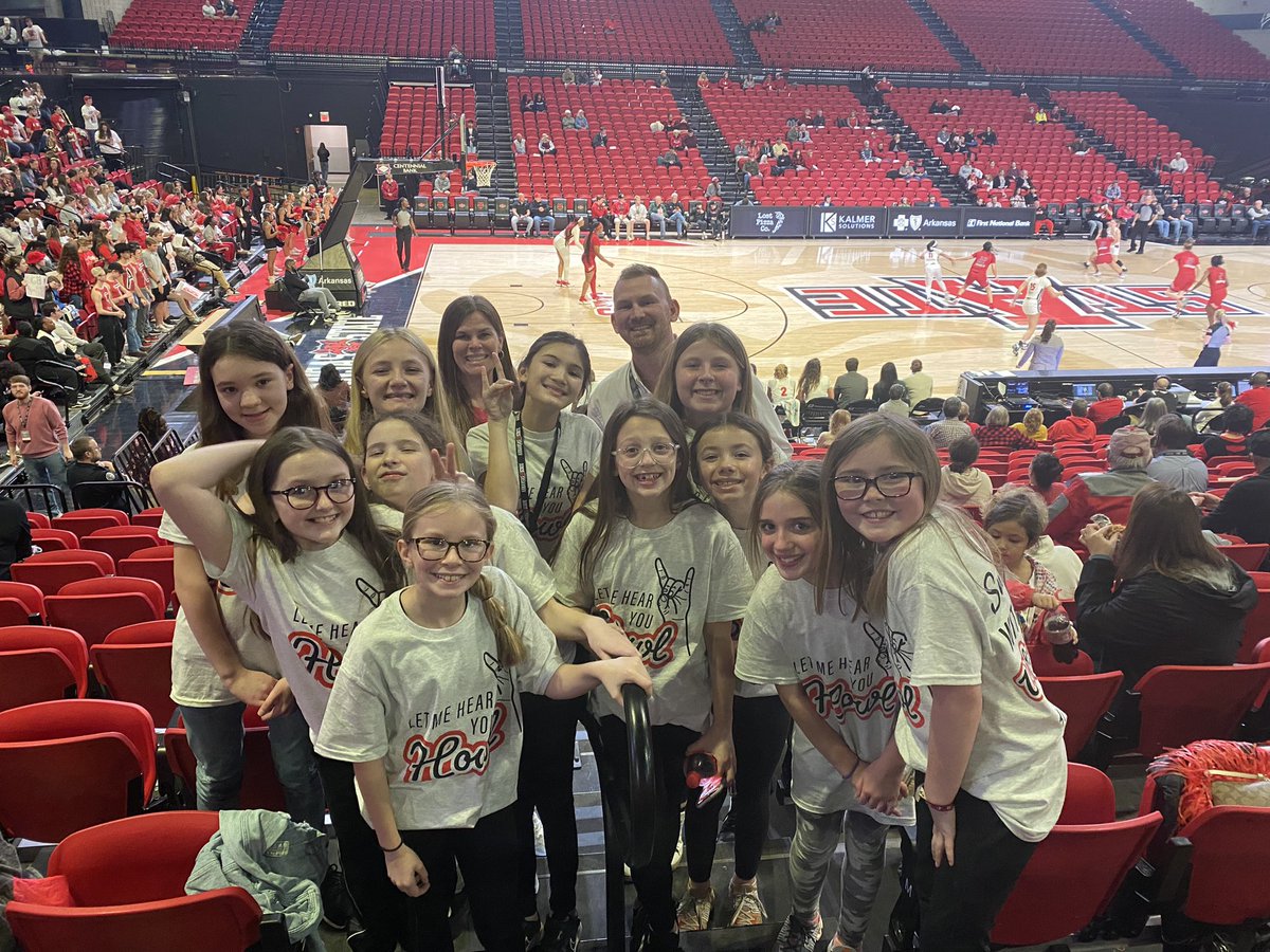 Got Averie’s basketball team together to watch <a href="/AStateWB/">Arkansas State Women's Basketball</a> get the win tonight! #crafalcons #WolvesUp
