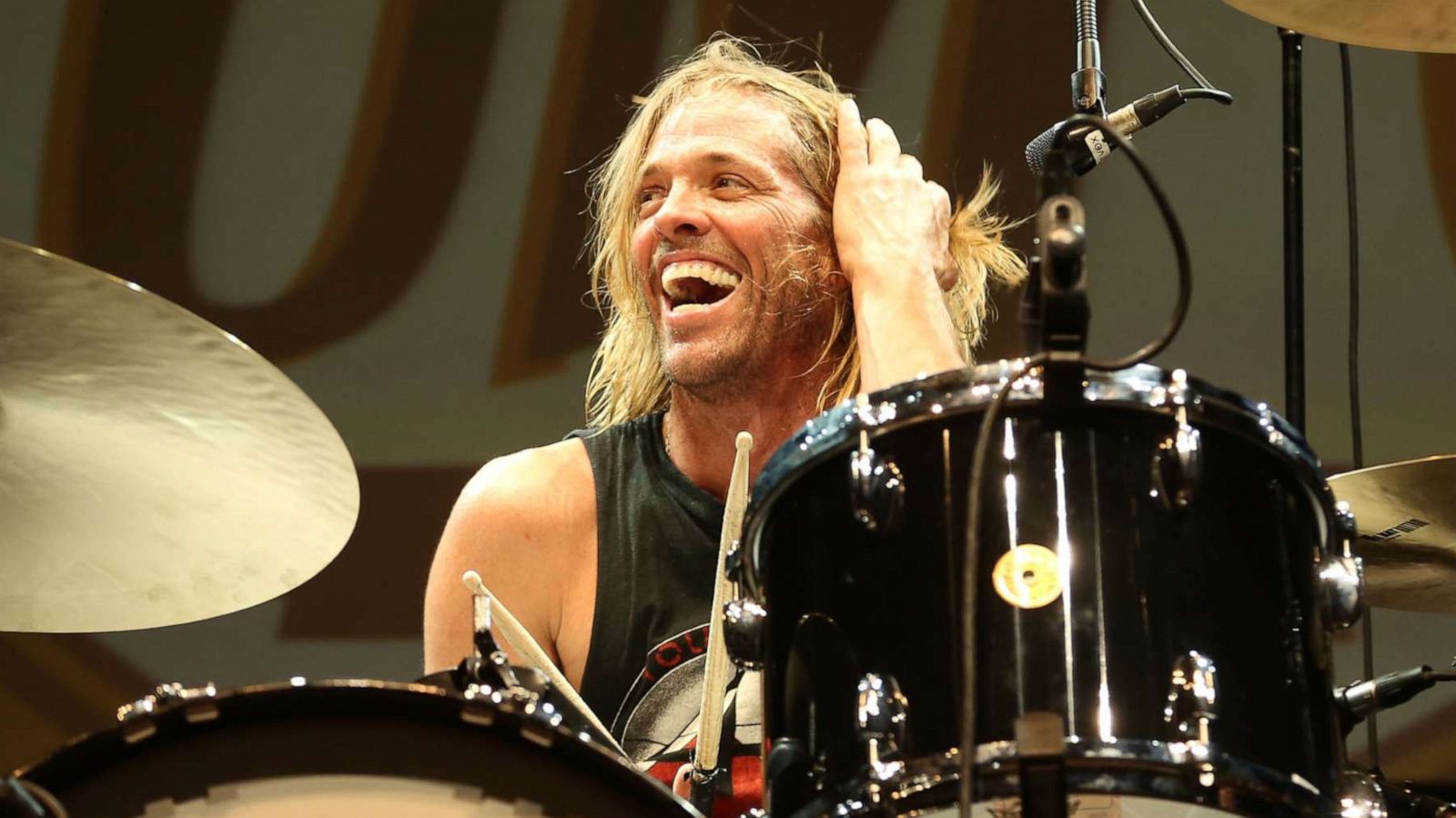 Happy birthday taylor hawkins, we miss you 